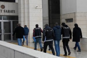 10 ilde FET&Ouml; operasyonu: 31 g&ouml;zaltı