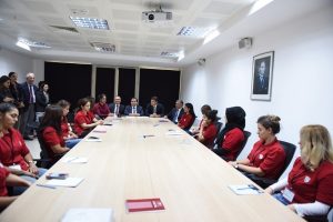 Kadın seyis adayları ders başı yaptı