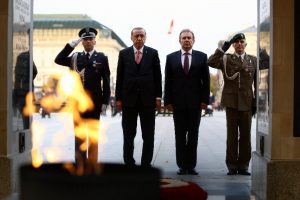 Erdoğan, Me&ccedil;hul Asker Anıtı'nı ziyaret etti