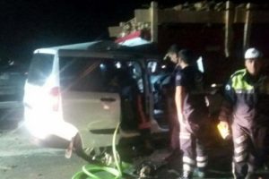 Trakt&ouml;re &ccedil;arpan hafif ticari aracın s&uuml;r&uuml;c&uuml;s&uuml; &ouml;ld&uuml;
