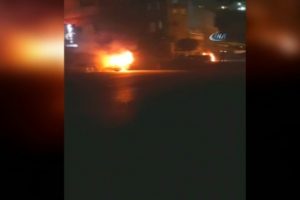 Kağıthane'de l&uuml;ks ara&ccedil; piknik t&uuml;p&uuml;yle kundaklandı