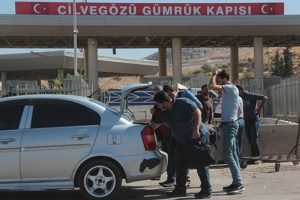 Cilveg&ouml;z&uuml; Sınır Kapısı ticari tırlara a&ccedil;ıldı