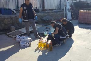 İstanbul'da 16 ton ka&ccedil;ak '10 numara yağ' ele ge&ccedil;irildi