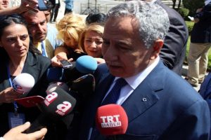 B&uuml;lent Arın&ccedil;, Baykal'ı ziyaret etti