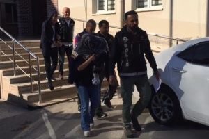 Bursa'da kucağında bebeğiyle adliyeye sevk edilen kadın tutuklandı