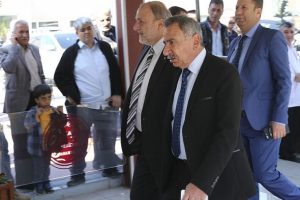 Yoğun bakımdaki Baykal'a ziyaretler s&uuml;r&uuml;yor