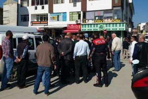 'Yol vermedi' diye polise kafa atınca...
