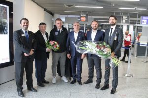 Medipol Başakşehir Almanya'da &ccedil;i&ccedil;eklerle karşılandı