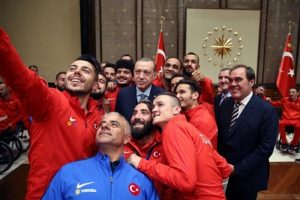 Cumhurbaşkanı Erdoğan, milli takımları kabul etti!
