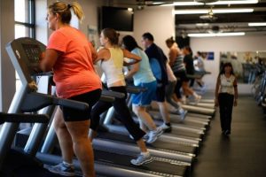 G&uuml;nde 7.5 saatten fazla spor yapmak kalp krizi riskini artırıyor