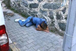 Vatandaşlar şahsı ayağa kaldırmak i&ccedil;in seferber oldu
