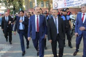 Bursa Emniyet M&uuml;d&uuml;r&uuml; &Ccedil;ocuk Evleri Sitesini ziyaret etti