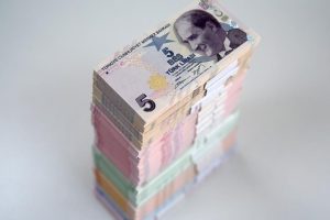 Devlet 3 yılda 445 milyar liralık vergiden vazge&ccedil;ecek
