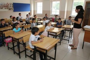 S&ouml;zleşmeli &ouml;ğretmenlere eşlerinin yanına tayin hakkı