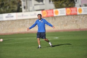 İneg&ouml;lspor Teknik Direkt&ouml;r&uuml; Yoldaş: "B&uuml;t&uuml;n g&uuml;c&uuml;m&uuml;zle oynayacağız"
