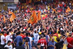 Trabzonspor ile Malatyasporlu taraftarlardan &ouml;rnek davranış