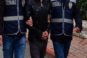 Muş'ta ter&ouml;r operasyonu: 12 g&ouml;zaltı