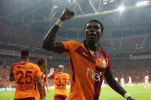 Galatasaray'da g&ouml;zler Gomis'te, Fenerbah&ccedil;e'nin golc&uuml; adayı &ccedil;ok