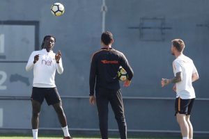 Galatasaray, Fenerbah&ccedil;e ma&ccedil;ı hazırlıklarını s&uuml;rd&uuml;rd&uuml;
