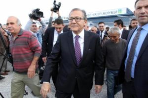 Balıkesir Belediye Başkanı Uğur, aşure hayrına katıldı