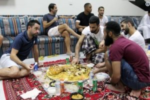 Xavi Hernandez yer sofrasında