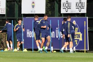 Fenerbah&ccedil;e derbi hazırlıklarını s&uuml;rd&uuml;rd&uuml;