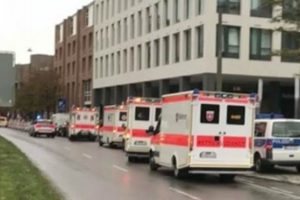 Almanya'da bı&ccedil;aklı dehşet: &Ccedil;ok sayıda yaralı var