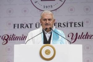 Başbakan'dan &ouml;ğrenci burslarıyla ilgili a&ccedil;ıklama