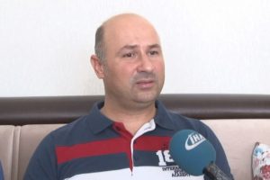 M&uuml;hendis olarak uyudu, okuma-yazmayı unutmuş olarak uyandı
