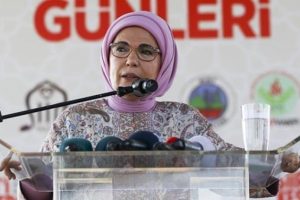 Emine Erdoğan: Evrensel olmanın şartı kendi k&uuml;lt&uuml;r&uuml;ne k&ouml;k salmaktır