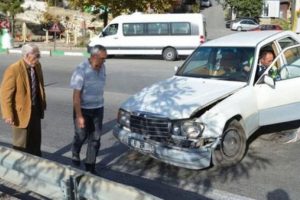 Bursa'da trafik kazası geçiren Eşref Kolçak trafikte 92 tartışması başlattı