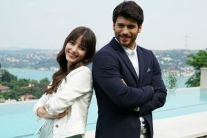 Dolunay dizisi g&uuml;n değiştirdi! Yeni b&ouml;l&uuml;m ne zaman?