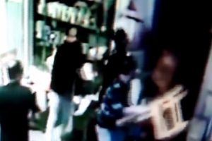 "Neden yolu kustun" kavgası kamerada