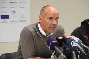 Bursaspor Teknik Direkt&ouml;r&uuml; Le Guen: "Tatmin olduğumuz bir sonu&ccedil; oldu"