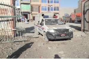 Pakistan'da polis aracına bombalı saldırı