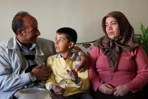 Enkazdan eşi ve 3 &ccedil;ocuğunu kurtaran babanın evlat acısı