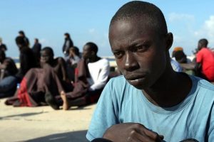 Angola y&uuml;zlerce ka&ccedil;ak g&ouml;&ccedil;meni sınır dışı etti