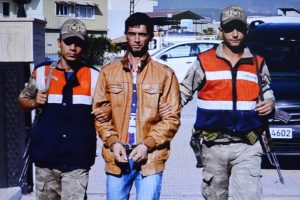 T&uuml;rkiye'ye girmeye &ccedil;alışan ter&ouml;rist sınırda yakalandı