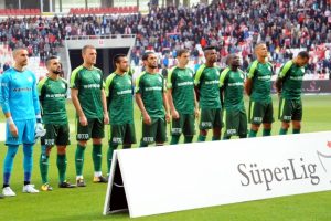 Bursasporlu futbolcular 1 puandan dolayı mutlu