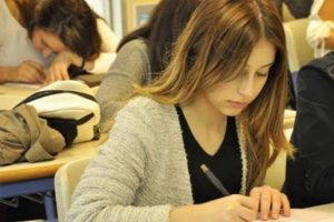 32 bin &ouml;ğrenciye ilk YKS deneme sınavı yapıldı