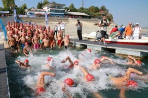 'Cumhuriyet' i&ccedil;in kula&ccedil; attılar