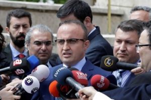 AK Partili Turan'dan belediye başkanlarının istifalarına ilişkin a&ccedil;ıklama