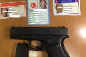Bursa'da dolandırıcılık ş&uuml;phelisi kardeşine ait sahte kimlikle yakalandı