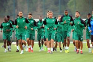 Bursaspor'da Emmanuel Badu takımla &ccedil;alışmalara başladı