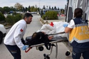 Takılar y&uuml;z&uuml;nden hastanelik olan gelin i&ccedil;in şok iddia!