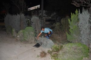Bursa'da otomobil k&ouml;ftecinin bah&ccedil;esine u&ccedil;tu
