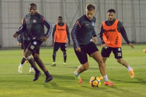 Atiker Konyaspor'da, Osmanlıspor mesaisi başladı