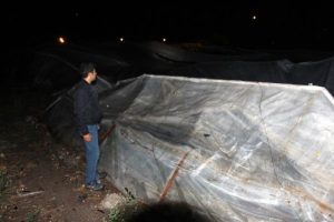 Kumluca'da sağanak ve fırtına seralara zarar verdi
