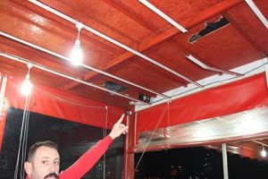 Antalya'da kafeye yıldırım d&uuml;şt&uuml;!