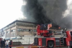İstanbul'daki fabrika yangını s&ouml;nd&uuml;r&uuml;ld&uuml;